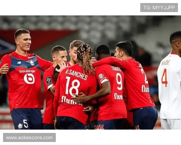 法甲进攻火力分析：朗斯快速反击体系与巴黎控球压迫的战术对比